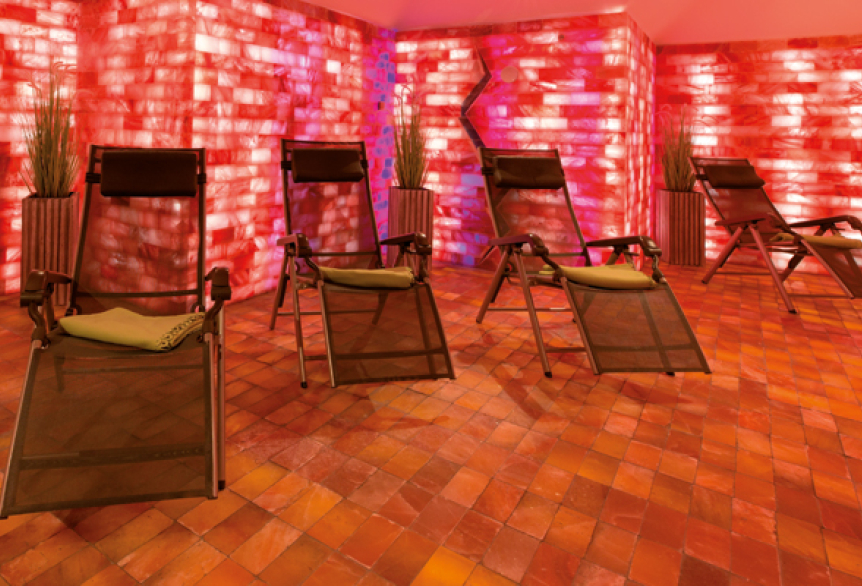 Entspannen in der SalzOase der SaarowTherme